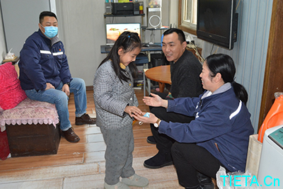 新春送溫暖 濃濃關(guān)愛情