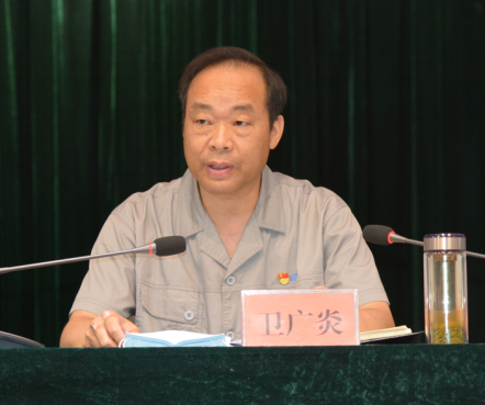 重裝公司 鐵塔橡膠召開(kāi)“七一”表彰大會(huì)暨專(zhuān)題黨課報(bào)告會(huì)