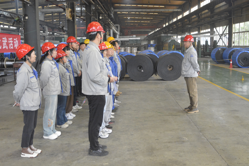 行車技術(shù)比武 助推安全生產(chǎn)